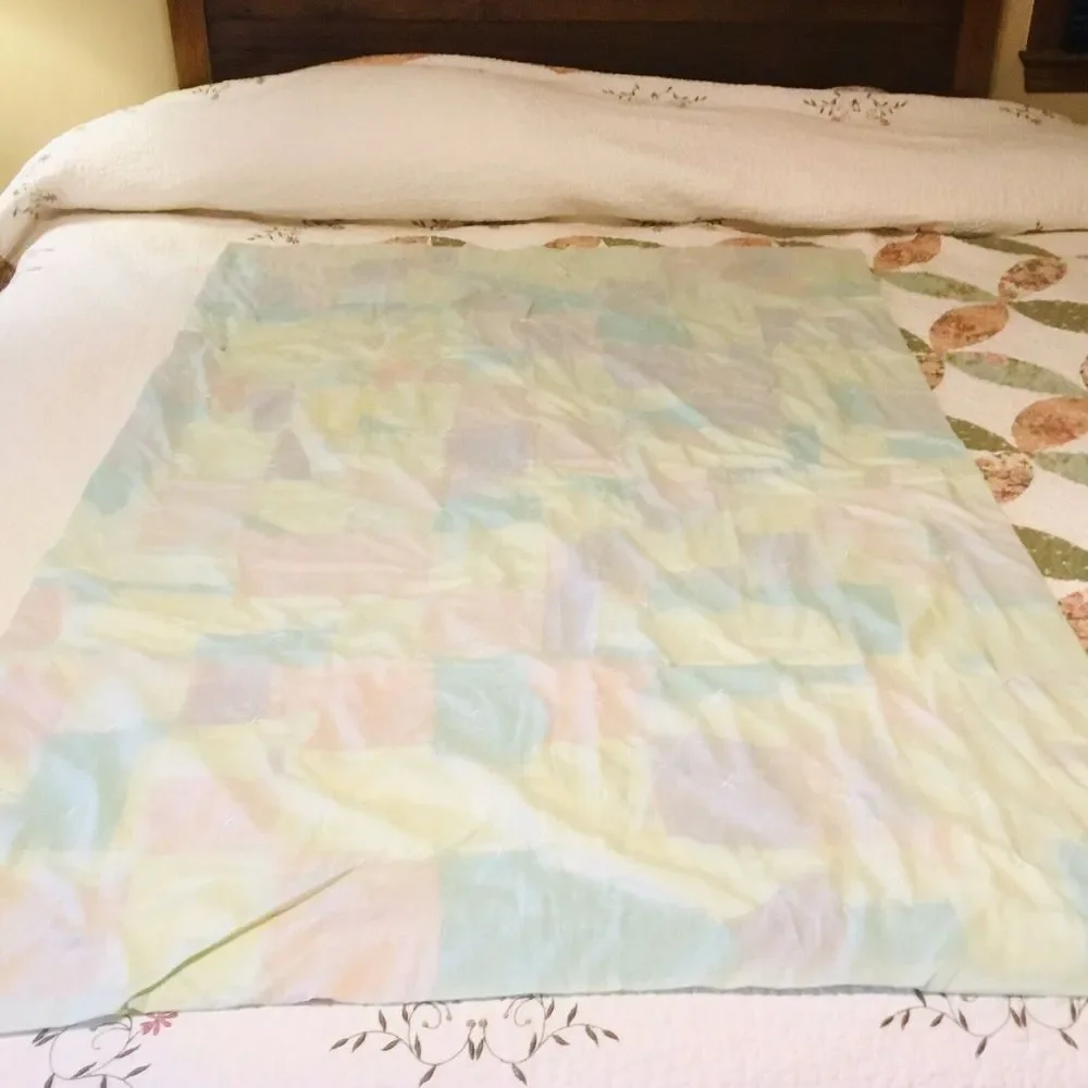 Vintage Hand Sewed Baby Patchwork Quilt 70s White tacked Yellow Orange 60x39‎